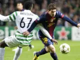 Wanyama intenta frenar a Leo Messi en el Celtic - Barça.