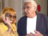 Emilio Aragón, 'Miliki', junto a Celia Cruz en la presentación de un evento en 2001.