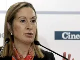 La ministra de Fomento, Ana Pastor, durante su intervención en el Foro Cinco Días.