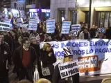Centenares de personas protestan en Madrid contra la "estafa" de Eurovegas.