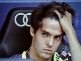 El jugador brasileño del Real Madrid, Kaká, en el banquillo del Estadio Santiago Bernabéu.