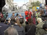 Un grupo de representantes de la coordinadora 25-S, durante una rueda de prensa en las inmediaciones del Congreso de los Diputados.