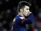 David Villa celebra uno de sus goles ante el Alavés.