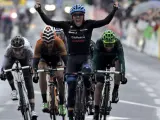 El ciclista estadounidense Andrew Talansky se impone en la tercera etapa de la París-Niza 2013.