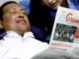 Apenas unas fotos con sus hijas hechas públicas el 15 de febrero es lo que se pudo ver a Chávez en casi tres meses de convalecencia.