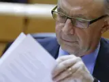 El ministro de Hacienda y Administraciones Públicas, Cristóbal Montoro, durante la sesión de control al Gobierno celebrada en el Senado.