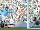 Silva marca un gol para el Manchester City
