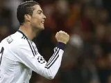 Cristiano Ronaldo celebra uno de sus goles al Galatasaray.