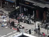 El lugar del atentado en la línea de meta del Maratón de Boston.
