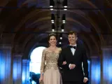 Los herederos de la Corona danesa, Federico y Mary, llegan a la cena de gala que ofrece el Rijksmuseum a los miembros de familias reales y jefes de Estado que asisten a la ceremonia de abdicación.