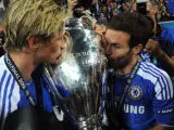 Torres y Mata, con la Champions del Chelsea de 2012.