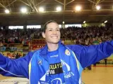 La jugadora de baloncesto Anna Montañana, con los colores del Perfumerías Avenida de Salamanca.