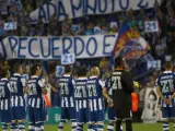 Ovación a Daniel Jarque en el minuto 21 del partido celebrado en homenaje al central del RCD Espanyol que falleció el 8 de agosto de 2009 en la ciudad italiana de Coverciano.