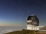 Cielo estrellado sobre el Gran Telescopio Canarias (GTC), en La Palma.