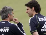 José Mourinho y Aitor Karanka, durante un entrenamiento del Real Madrid.