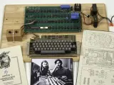 Fotografía del 'Apple I', el ordenador original Apple creado por Steve Jobs y Steve Wozniak, subastado por Christie's.