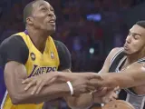 Una imagen del partido entre los Lakers y los Spurs.