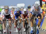 El ciclista alemán del Argos-Shimano, Marcel Kittel (dcha), esprinta para vencer a su compatriota del Lotto Belisol, Andre Greipel.