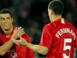Cristiano Ronaldo y Rio Ferdinand, durante el Mundialito de Clubes de 2008, cuando ambos militaban en el Manchester United.