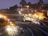 Vista general de la zona donde el tren Alvia que cubría la ruta entre Madrid y Ferrol descarriló.