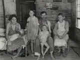 Una familia de aparceros retratada por Walker Evans