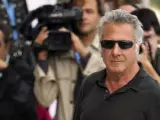 El actor Dustin Hoffman a su llegada al Festival Internacional de Cine de San Sebastián, donde presenta su primera película como director, Quartet, que clausurará el Zinemaldia.