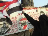 Partidarios del depuesto presidente Mohamed Morsi protestan junto a la mezquita Rabaa al-Adawiya.