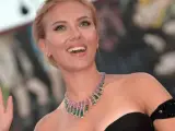 La actriz estadounidense Scarlett Johansson llega al estreno de "Under the Skin" (Bajo la piel), en el 70º Festival Internacional de Cine de Venecia.