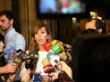 La presidenta del PP en Cataluña, Alícia Sánchez-Camacho, foco de los medios por el caso Método 3.
