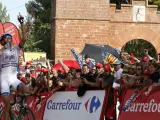 El ciclista francés Warren Barguil (Argos-Shimano) se impone en Castelldefels, meta de la 13.ª etapa de la Vuelta 2013.