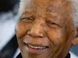 El expresidente sudafricano y premio Nobel de la paz, Nelson Mandela, en una imagen de febrero de 2005.