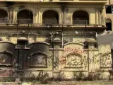 Vista de la sede principal de los Hermanos Musulmanes en el barrio cairota de Muqatam, abandonada y en parte destruida.