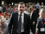 El secretario general del PSM-PSOE, Tomás Gómez (c).