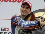 Jorge Lorenzo celebra su victoria en el GP de Australia de MotoGP.