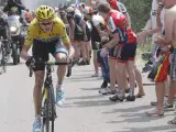Chris Froome comienza a alejar al colombiano Nairo Quintana en la ascensión al Mont Ventoux, meta de la decimoquinta etapa del Tour 2013.