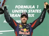 Vettel, en lo alto del podio de Austin.