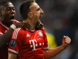 Ribery y Alaba celebran el gol del francés en el Manchester City - Bayern.