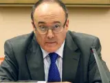 El gobernador del Banco de España, Luis María Linde, durante su comparecencia en la Comisión de Presupuestos del Congreso de los Diputados.