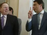 El presidente de la Comunidad de Madrid, Ignacio González (dcha), con el norteamericano y promotor de Eurovegas, Sheldon Adelson.