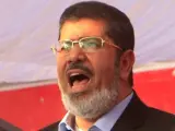 Fotografía de archivoo del 29 de junio de 2012 del jefe del Estado, Mohamed Morsi, ofreciendo un discurso en la plaza Tahir, en El Cairo.