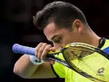 El tenista español Nicolás Almagro reacciona durante su partido de octavos de final del Masters 1.000 de Bercy.