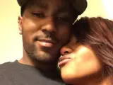 Bobbi Kristina Brown, hija de Whitney Houston, y Nick Gordon, al que la artista acogió a los 12 años.