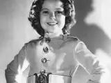 La actriz Shirley Temple, en una fotografía de promoción de la película La mascota del regimiento, de 1937. Shirley apenas tenía 9 años y ya era una estrella.