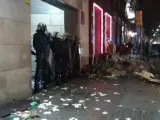 Agentes de la Guardia Urbana de Barcelona, en los disturbios provocados por la protesta a favor del barrio burgalés de Gamonal en la ciudad condal.