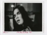 Ali McGraw, retratada en la serie de Polaroid anónimas