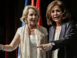 La presidenta del Partido Popular de Madrid, Esperanza Aguirre (i), y la alcaldesa de Madrid, Ana Botella (d), a su llegada a un acto del partido en Casa de Vacas, con motivo de las elecciones europeas.