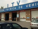 Imagen de un edificio en el que se pasa la Inspección Técnica de Vehículos (ITV).