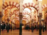 La superficie de la Mezquita-Catedral es de 23.400 metros cuadrados.