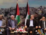 Líderes palestinos de Al Fatah y Hamás se reúnen en la Franja de Gaza.