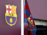 La bandera del Barça, a media asta en el Camp Nou por la muerte de Tito Vilanova.
